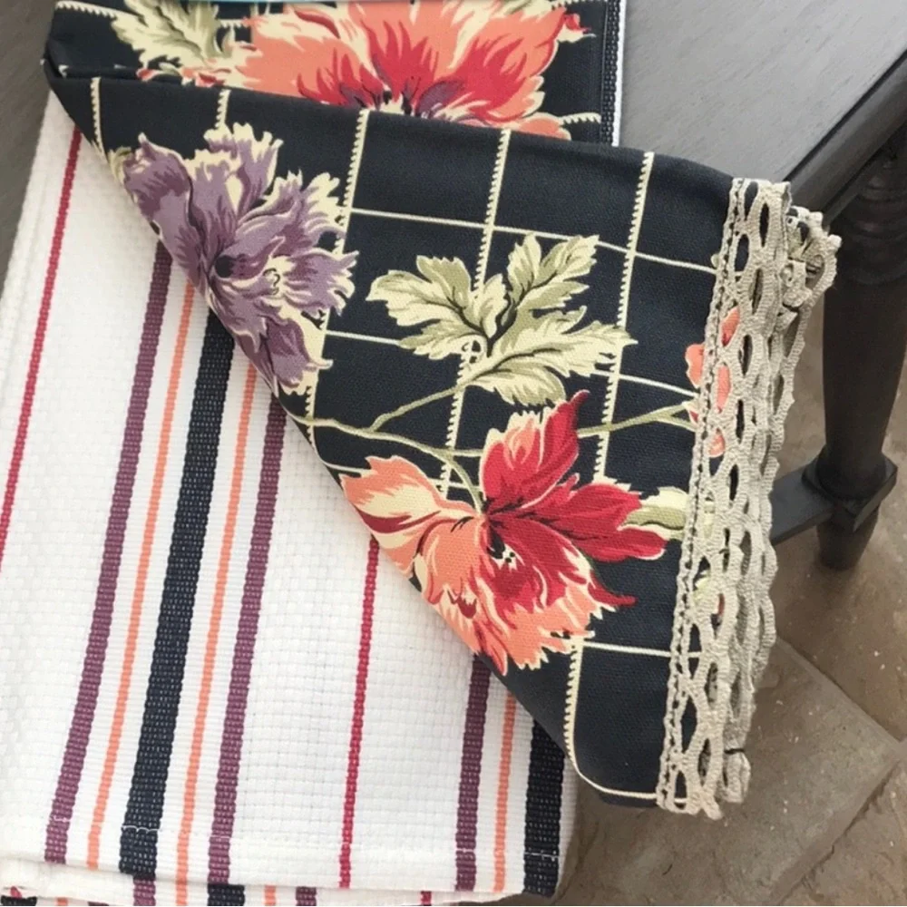 Martha Stewart Farmhouse kitchen towels set /2